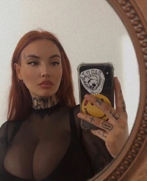 55366701 1A85 4DCA 85FD CE2DE8589DE3