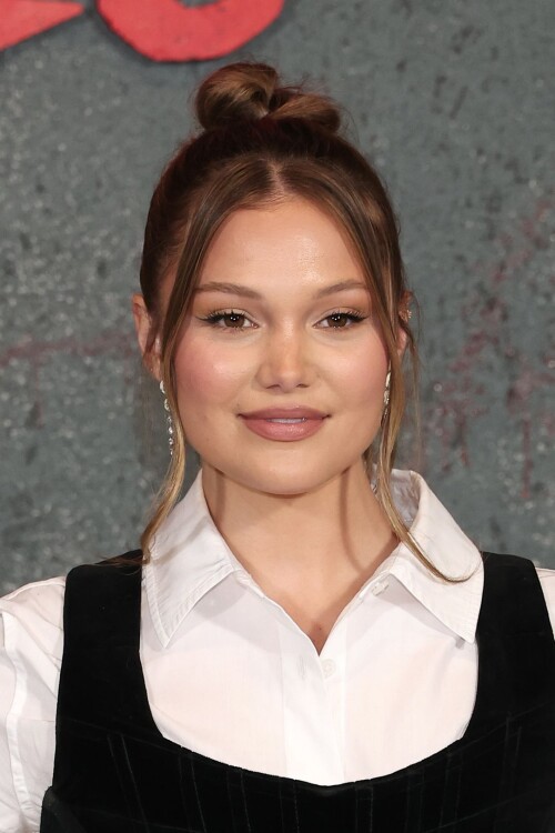 557560153 olivia 5656a0b10944db845f