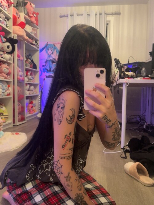 560A6F59 4A1B 43E3 8FC1 2DFCF081F9EEabda1b928feee859