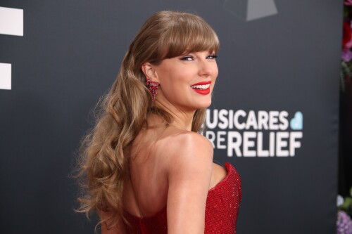 562553731 taylor 8423e34b125d5e3b9a