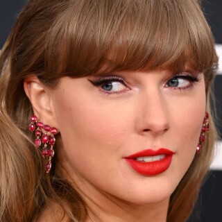 562680739_taylor-52671342538ad1e9a38