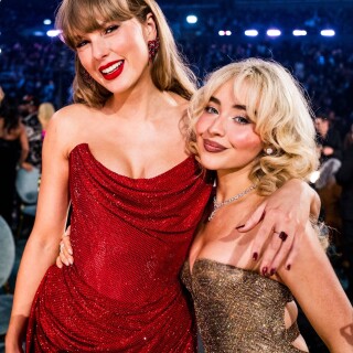 562680788_taylor-466273f58c6c8d81126