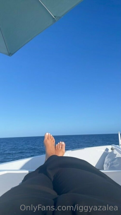 562x1000 8028e5fd670b16c285866682524b6632d1a6df01d9ef7fde