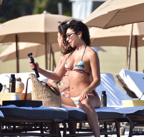 564057213_chanteljeffriesbikiniassflash355488e1dc5ba1ba4e1