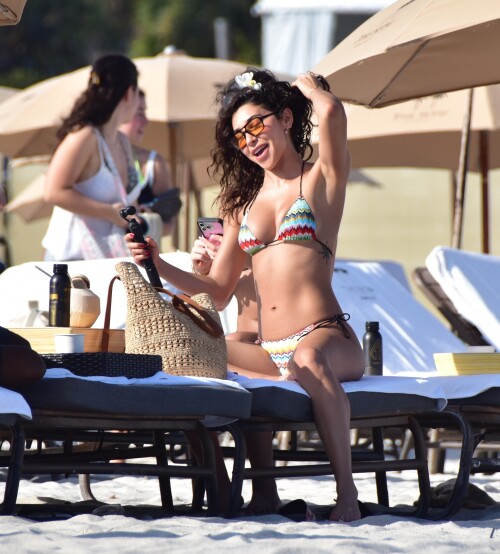 564057225_chanteljeffriesbikiniassflash357b00933925f1d87fd