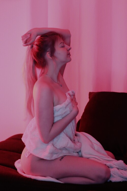 5657240B 5BA5 4FFA A8D3 28F5D5254FBCb0930dda2f226dd9