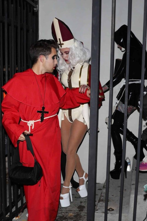 56756745a7b0574db996ff2d