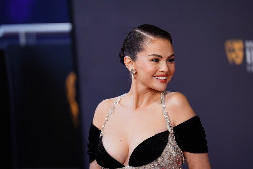 568452548 selena 3277d4a29c9522fa12