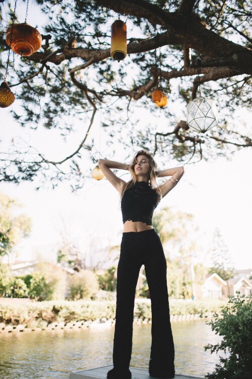 573c377f11e9f CamilaMorrone4