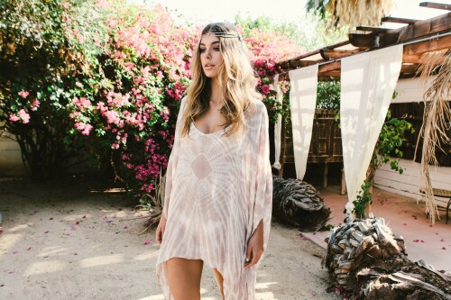 573c40da4946a CamilaMorrone04