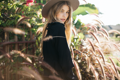 573d35579fec0_CamilaMorrone08