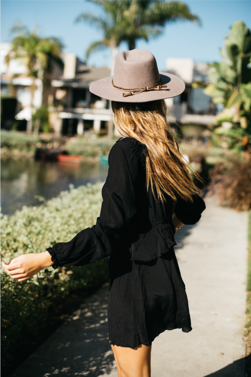 573d356a73708_CamilaMorrone10