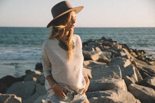 573d5bab5e2a0 CamilaMorrone11