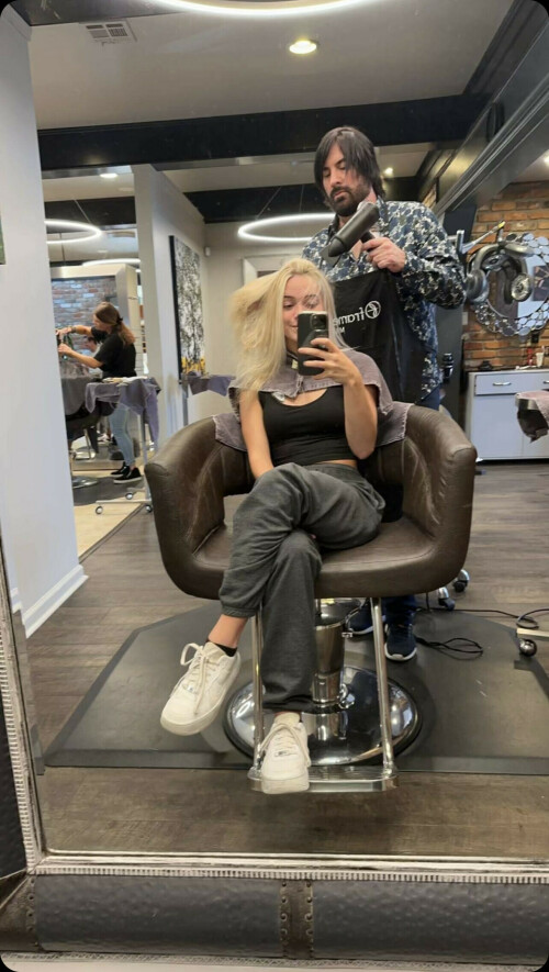 578B1F0E 94E8 43D2 A395 A7D162E6351E