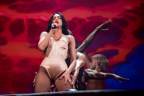 579558910 image0030ee24c390a760ee4f