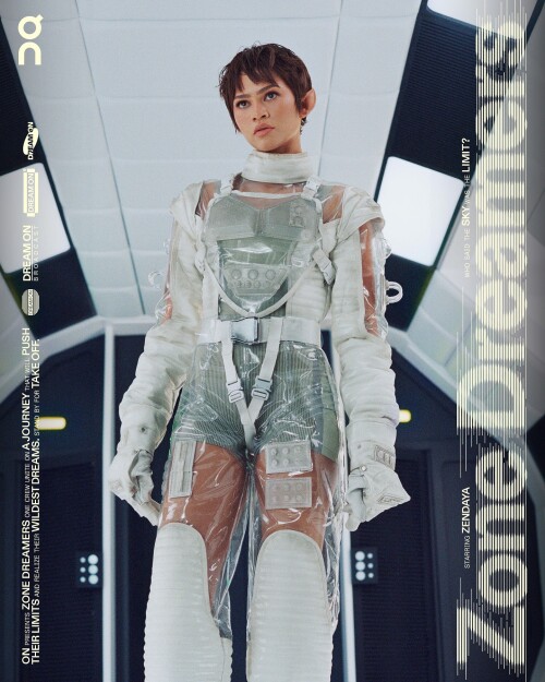 587719225 zendaya751bc9a074835944