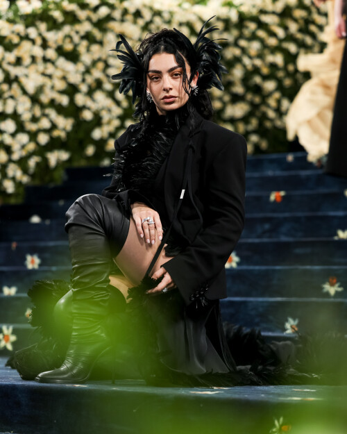 595618507_charlixcx-7a913a4eb6275297e