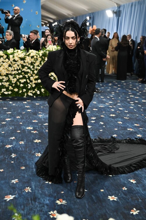 595625452 charlixcx 2178db8031c6b1f146