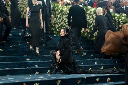 595626559 charlixcx 6253669c91e38d6ced