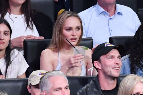 596887494 lilyrose 222718ce34c1fa758