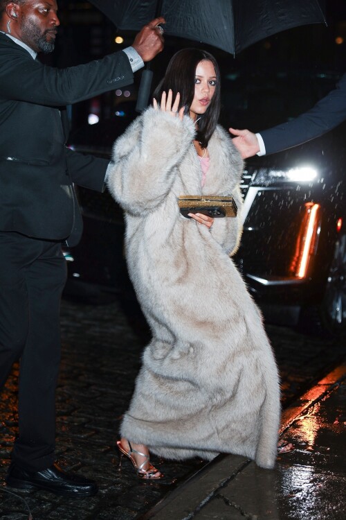 598620698_zibeno7-for-hqcelebcorner-net_03cf6464acc9cf2fa3