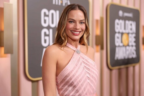 BEVERLY HILLS, CALIFORNIA - JANUARY 10: 80th Annual GOLDEN GLOBE AWARDS -- Pictured: Margot Robbie arrives at the 80th Annual Golden Globe Awards held at the Beverly Hilton Hotel on January 10, 2023 in Beverly Hills, California. --  (Photo by Christopher Polk/NBC/NBC via Getty Images)