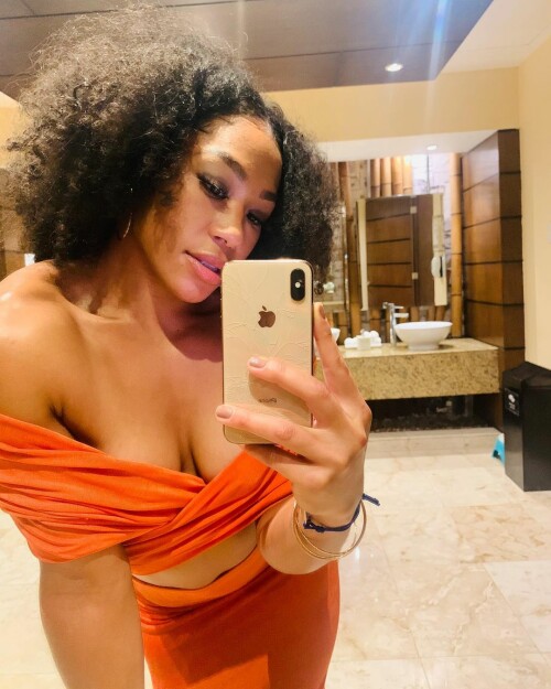 5EEE6CA5 FD75 4A43 B90C 31049FEE019D