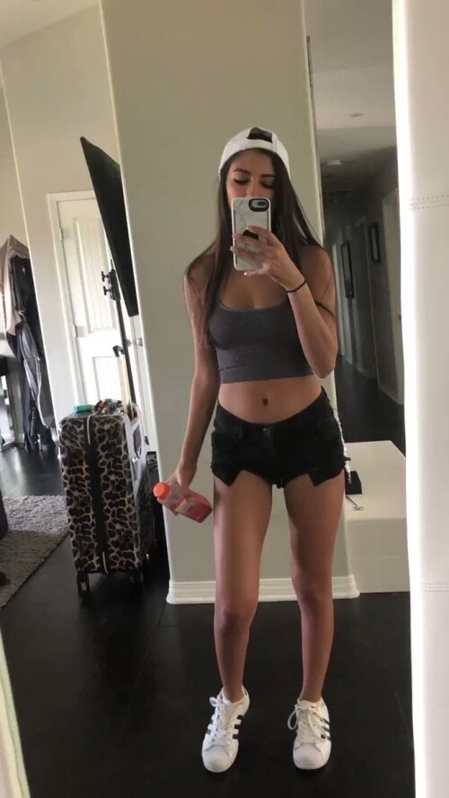 6 LVshZbKC58g8UNf64f47b96f8b3699