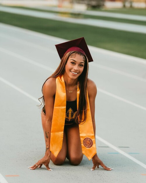 624F7ABB F3D6 4CDF 9B07 F10BAD128BFD