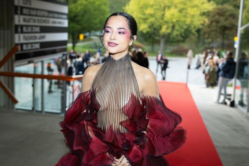 64 4b55d9dbeea4ee59e