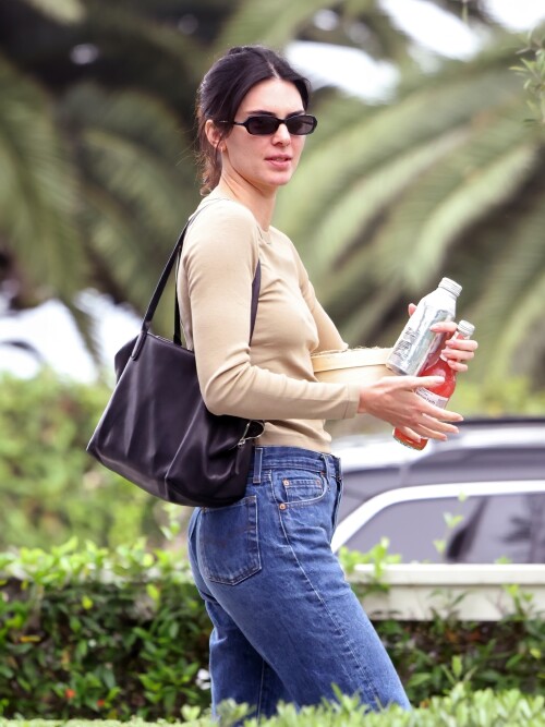 64 567a16638300a5870