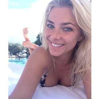 640full-katja-zwarab9f1bb1347164487