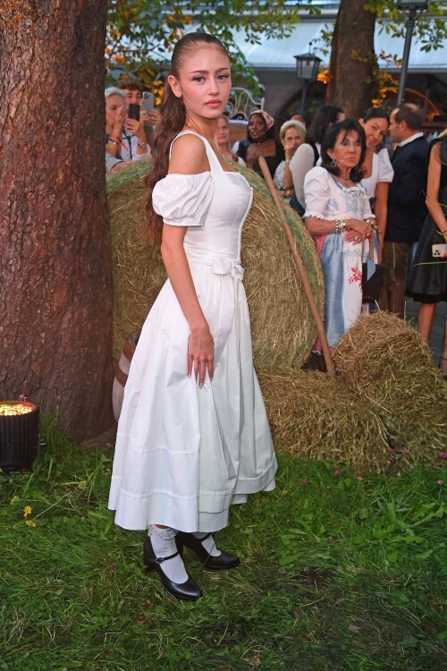 642041328 leni 334b169c1809f83fa1