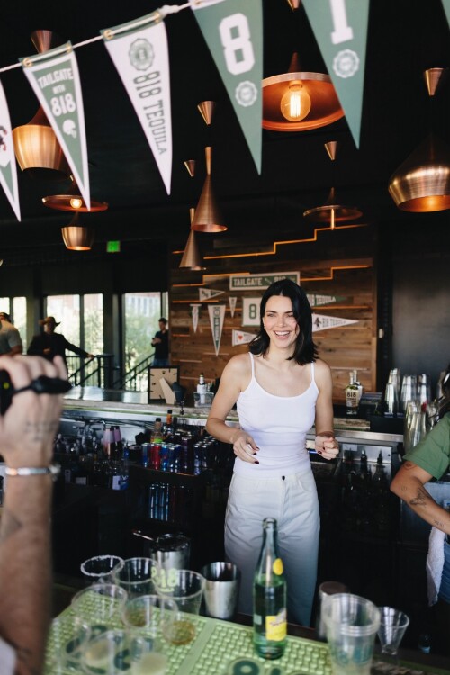 650977702 kendall2b3d7a588f575b0bc