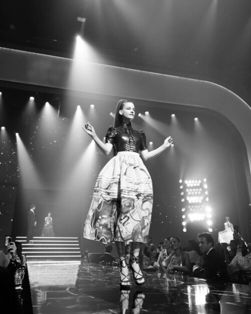 6578658546905eaa53506c5a21