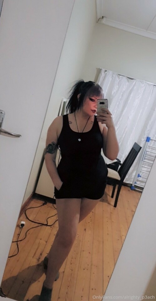 666x1280_8037a3f2636029cee22b794daea76f8d.jpeg