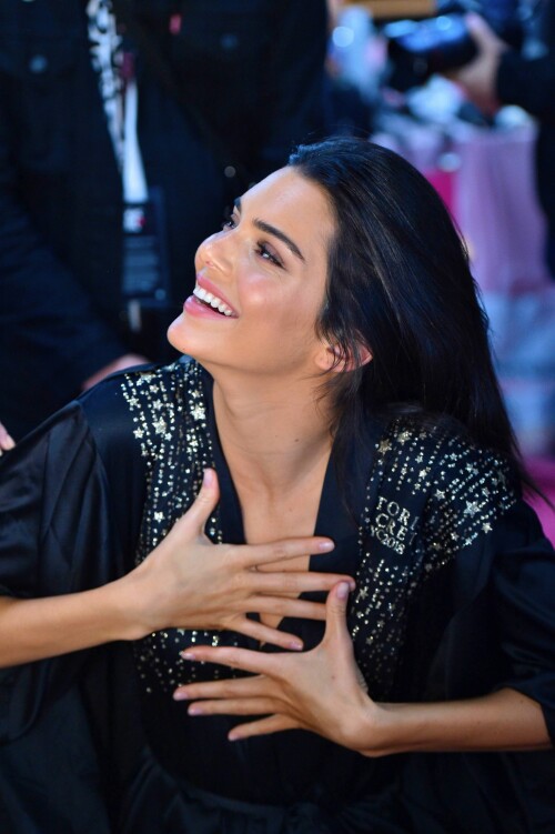 68 142cf7e5b19e92ed1