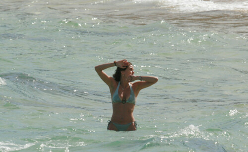 Teri Hatcher Frolics In Mexican Waters