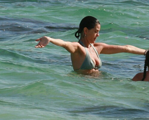 Teri Hatcher Frolics In Mexican Waters