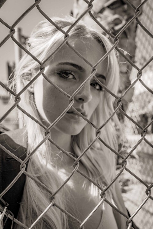 68961e9525452269b349943e 199 FLAUNT MCKENNA GRACE 70856014ec87a233c