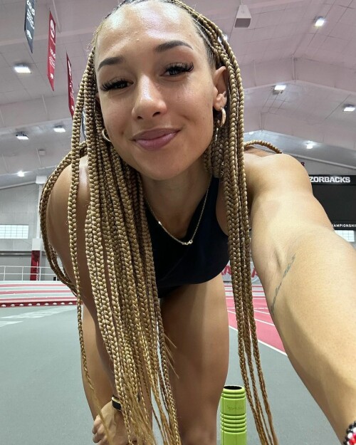 68B9EA01 8E9A 41B9 BF48 8CD10BB3AF2C