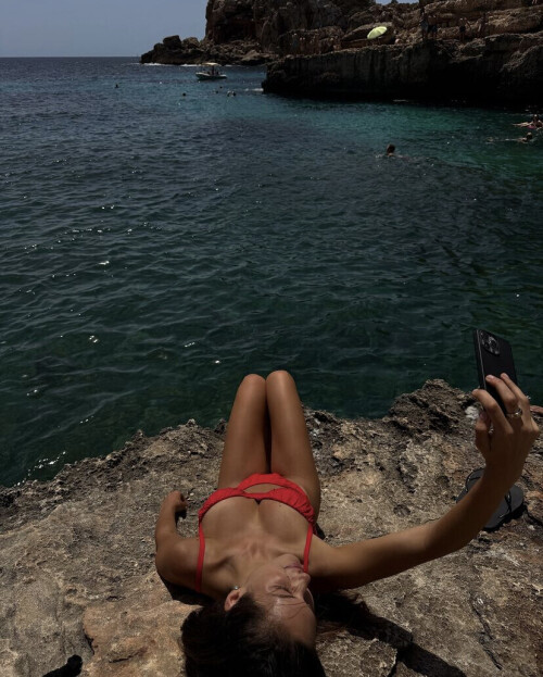 6ACD4BC6 35F4 421B 85FD B95A7A8E858A3ec1ada131435f60