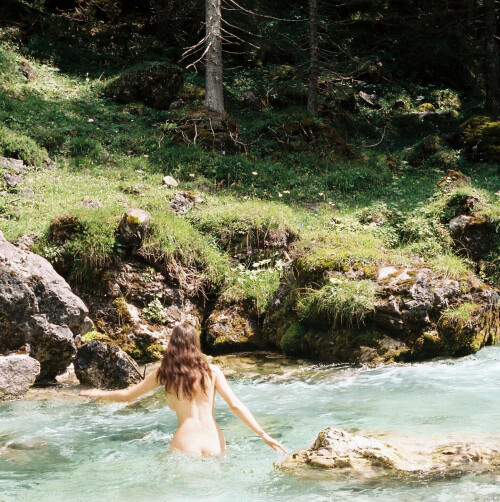 6BDAAB1C 59AA 4FAF 8F4E F2D502F9E72D