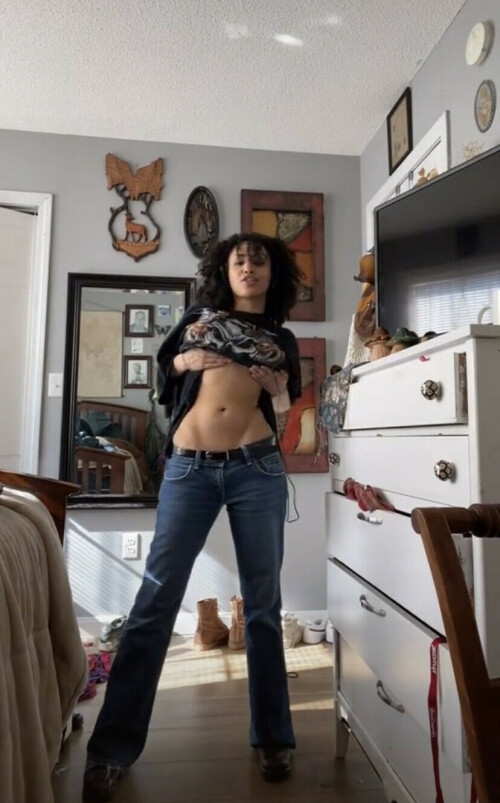 6D5EB65B AE26 4682 8D5F F6D2E98A6CD6