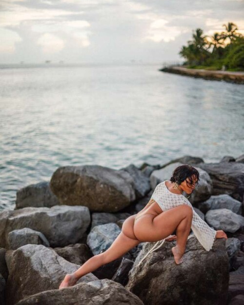 6aeb55e5bdaaaa85a6b25e03ca2cd985dfdb52f810eabd2aee7e026cb995ee3287f87dd1ebc8e6bd