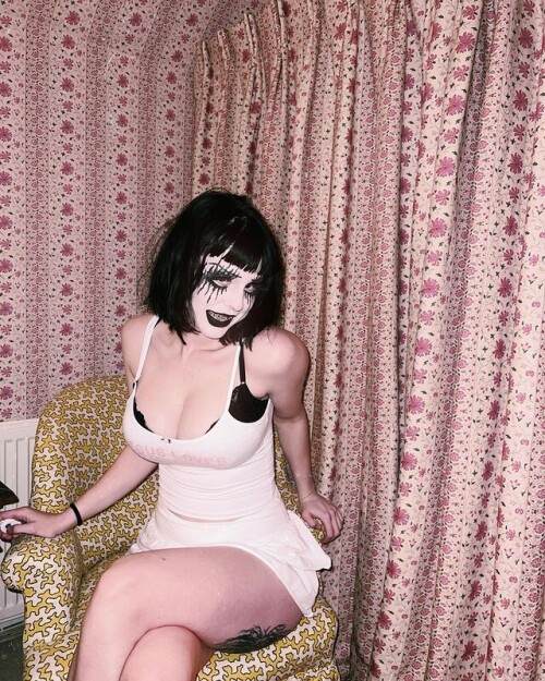 6ar6ie6whitedress325a24e248f1bc7ef6782dff05be8480