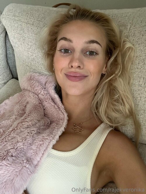 6d874d09 f6fe 4ad1 804f e503a1a73afb8e592fdfa45f6e18