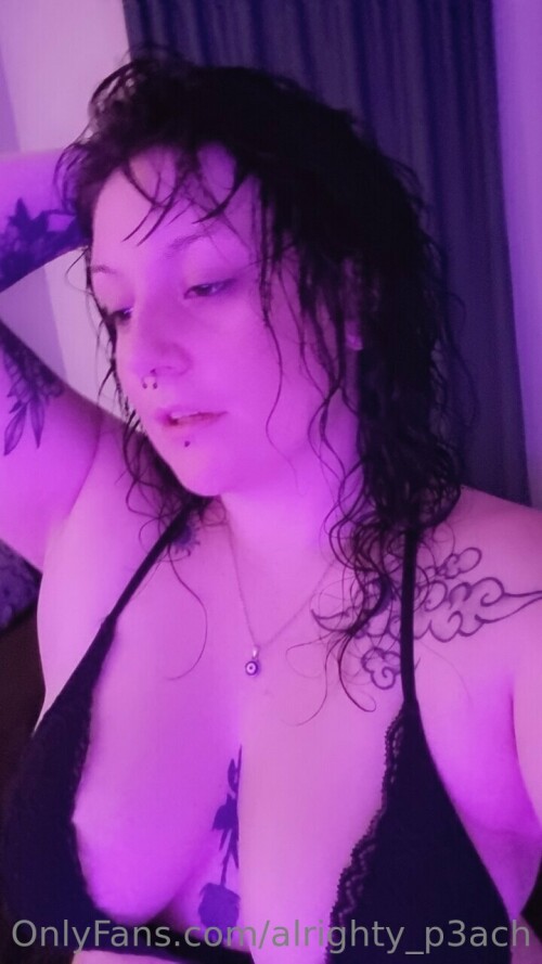 720x1280_524694083bd2f691516605492658413e.jpeg