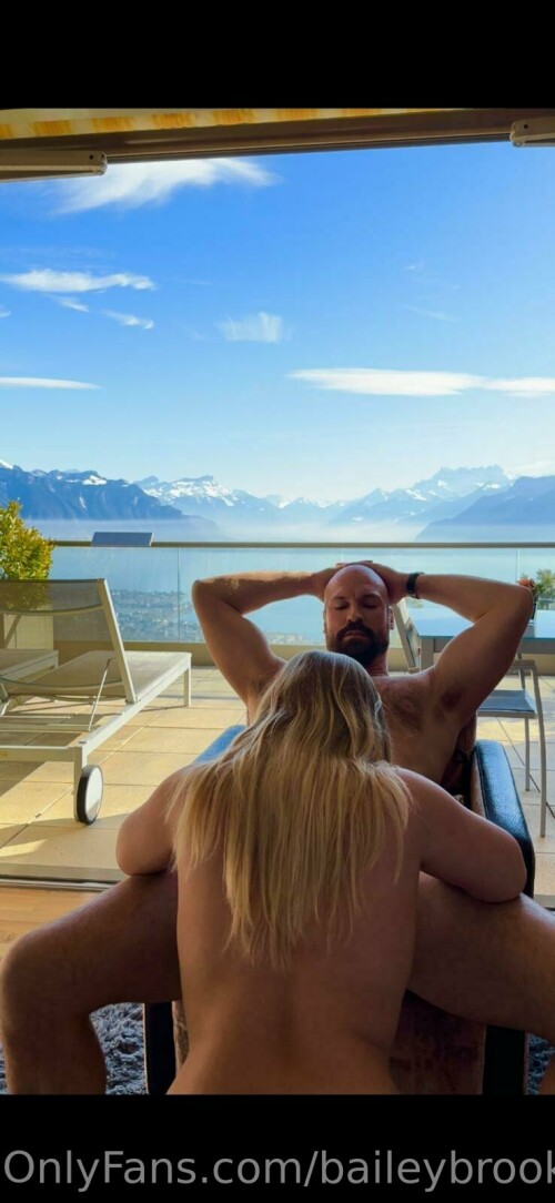 738x1600 b4125a2beb410d52bb21cdc4dcff0341b79945d73a3d4b0d