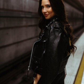 740full-ana-valentine-walczak_84d6789199838d2ba